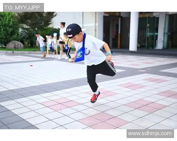 重温童年激情回忆以足球球星卡带你走进那段绿茵时光